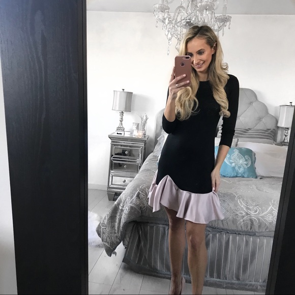 Elegant Mini Sweater Dress - Picture 4 of 5